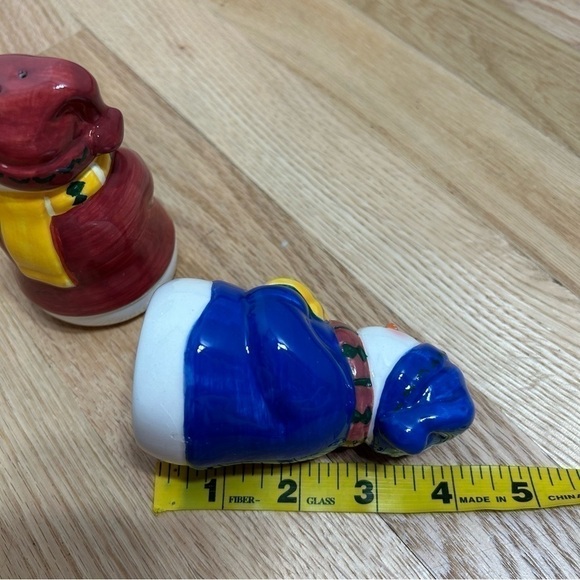 Vintage Snowman Salt & Pepper Shakers Red Blue Holiday Winter Christmas - Picture 5 of 5